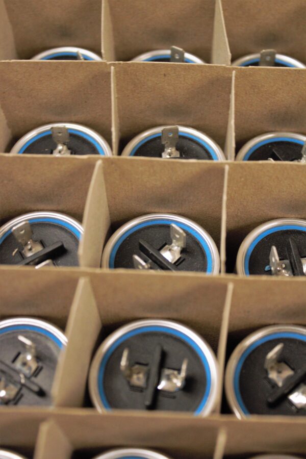Electronicon Capacitor E33.E19-502515/220009 25.0uF 450-500 V ac -5...+5% - Image 3